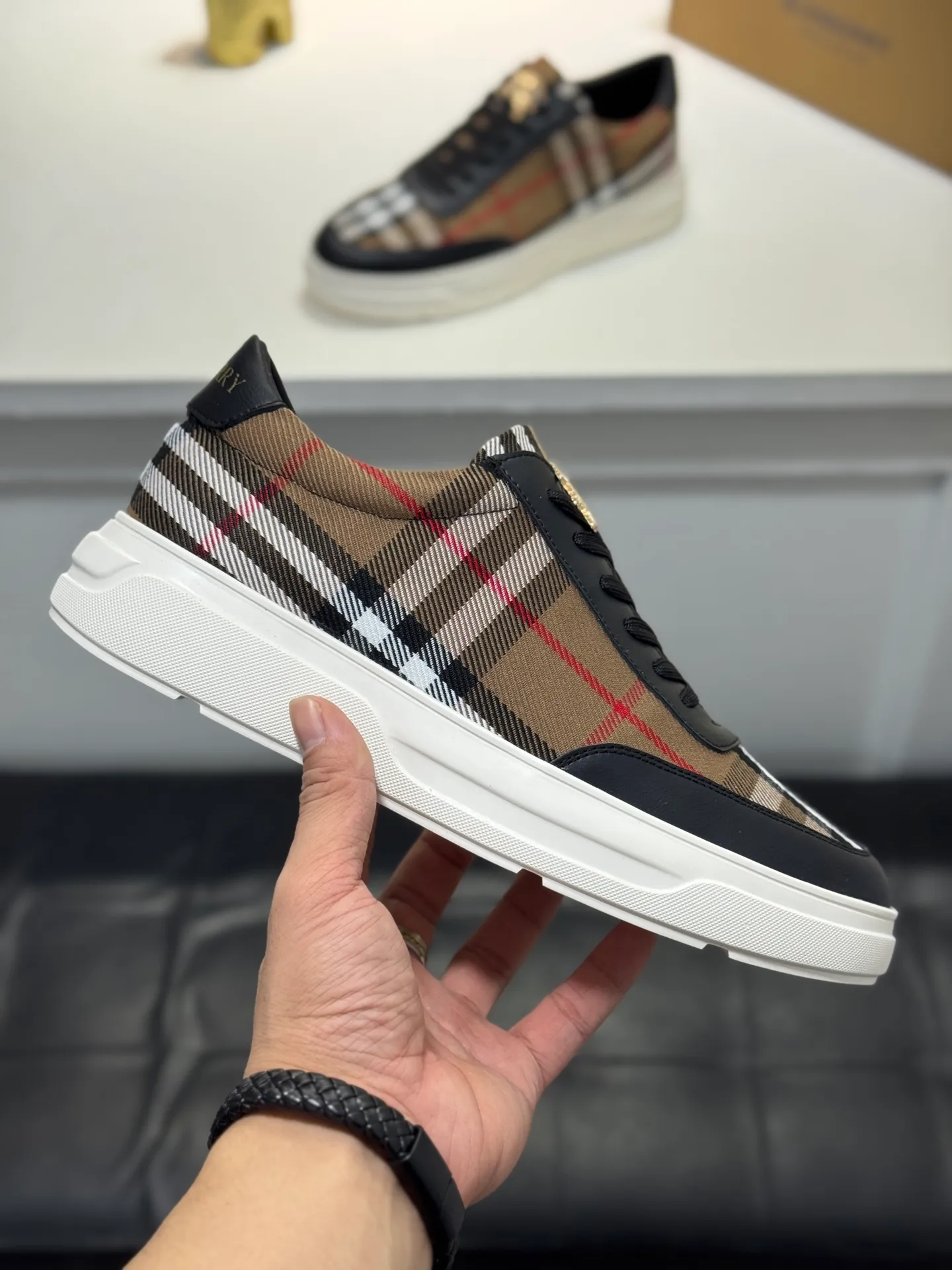 Men's Men's Shoes 💰420 [New Style] 🦑🦑BURBERRY◾▫️The new Burberry men's classic low-top sneakers are reinterpreted with Vintage retro plaid cotton and cowhide material, and are decorated with a new brand logo. Genuine leather lining, wear-resistant and non-slip rubber outsole! Available in multiple colors, a must-have for men. Size: 38-44 (45 customized